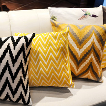 北欧几何刺绣花抱枕样板房棉麻靠垫套简约客厅沙发枕黄色方形靠枕