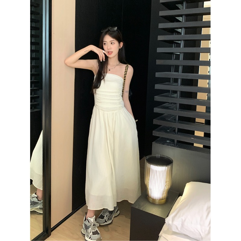 甜美白色抹胸连衣裙女春季2024新款温柔气质褶皱收腰裹胸打底长裙