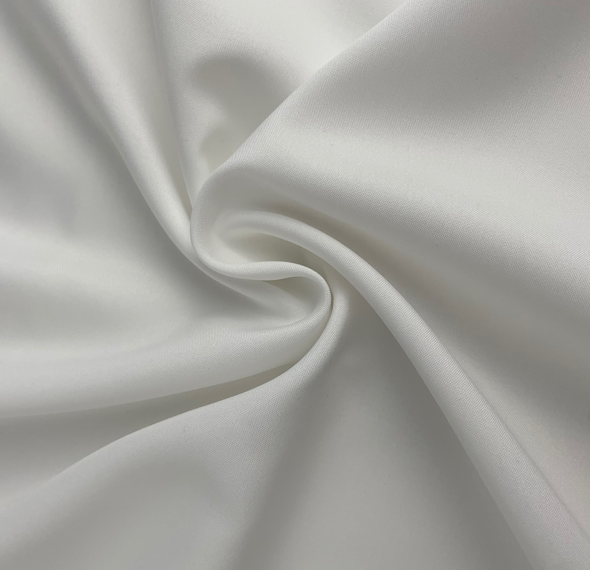 现货供应 高密75d平纹四面弹 全涤弹力梭织涤纶面料 汉服裙子内衬