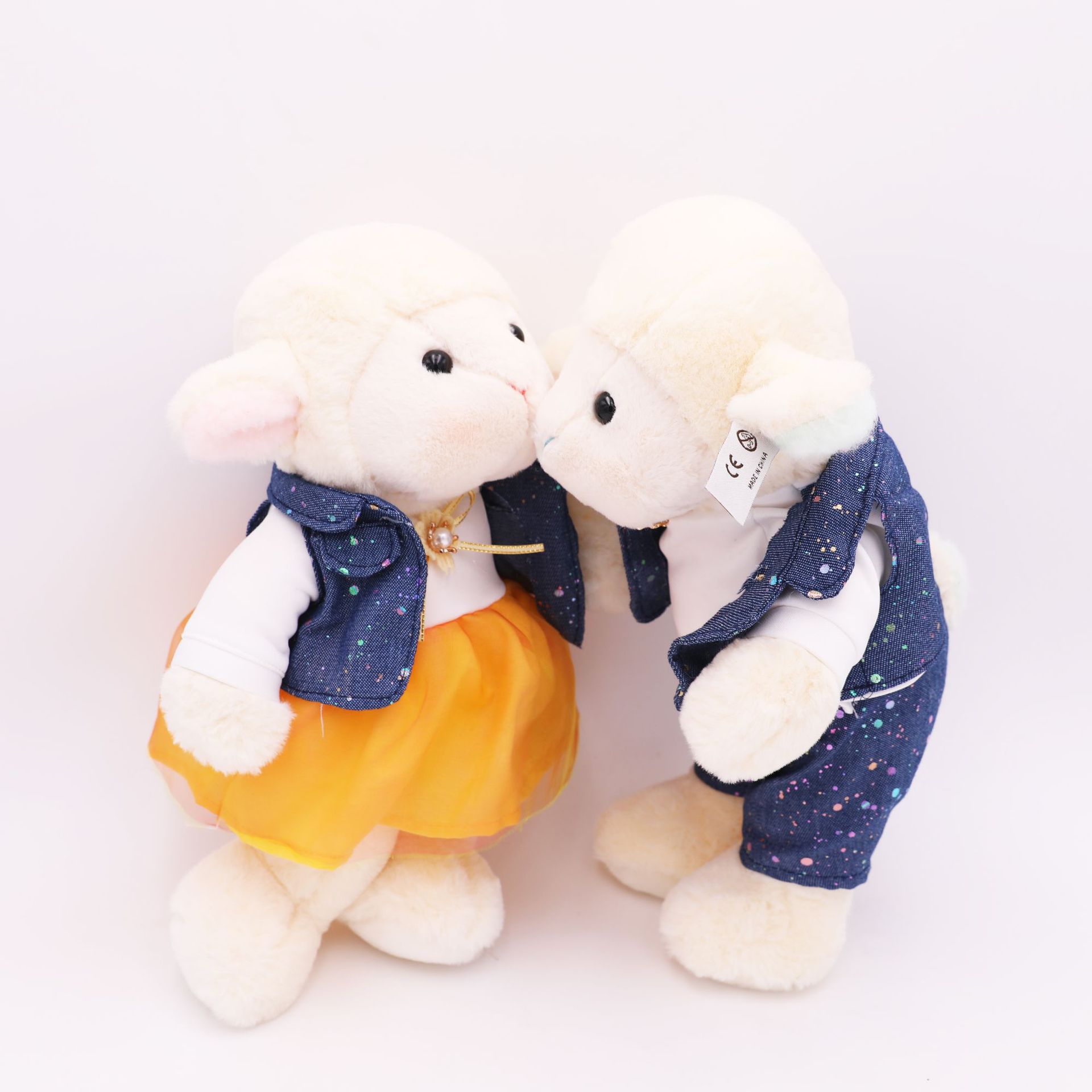 可爱情侣羊公仔毛绒玩具儿童玩偶布娃娃抓机娃娃情侣礼物婚庆礼品