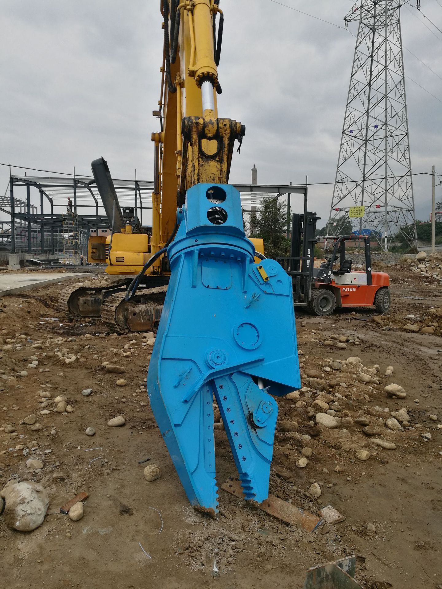 液压剪 液压钳 挖机液压剪 压车架变身济宁工程机械 拆解报废汽车