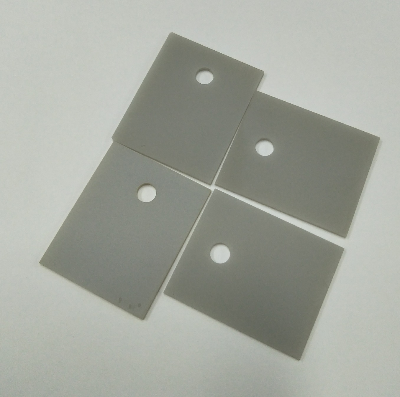 高导热170w led 氮化铝陶瓷基片,带孔氮化铝散热片 异形陶瓷基板