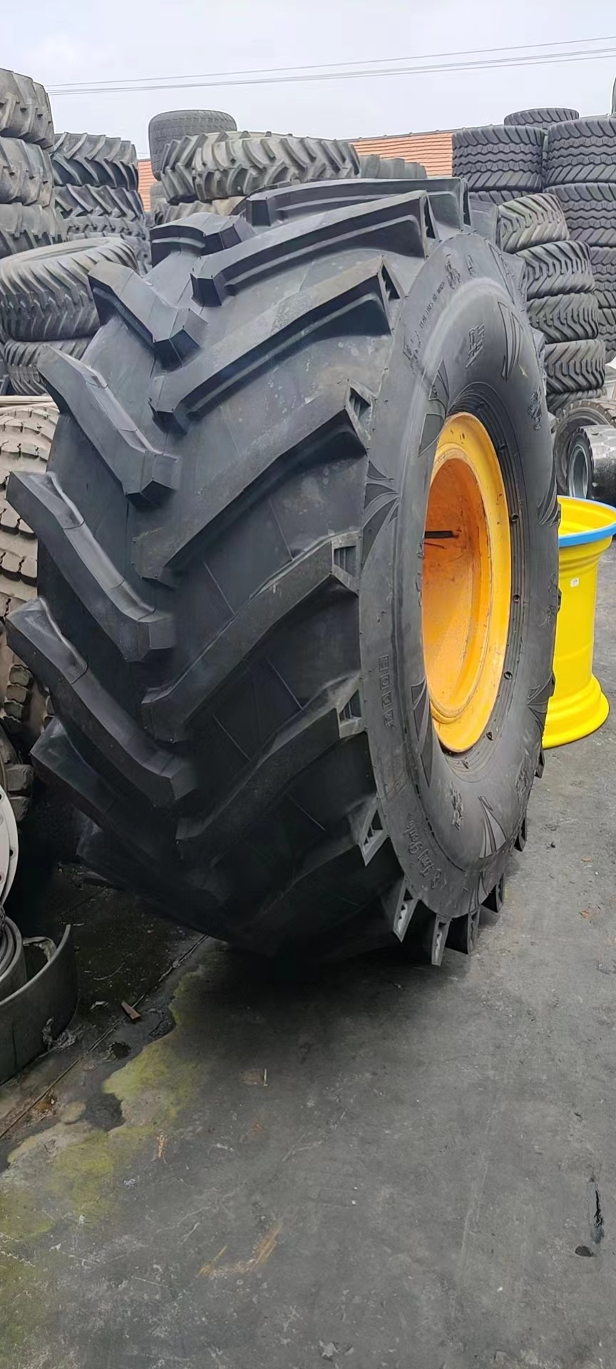 子午线农用人字轮胎800/70r32  800/65r32拖拉机人字农业轮胎