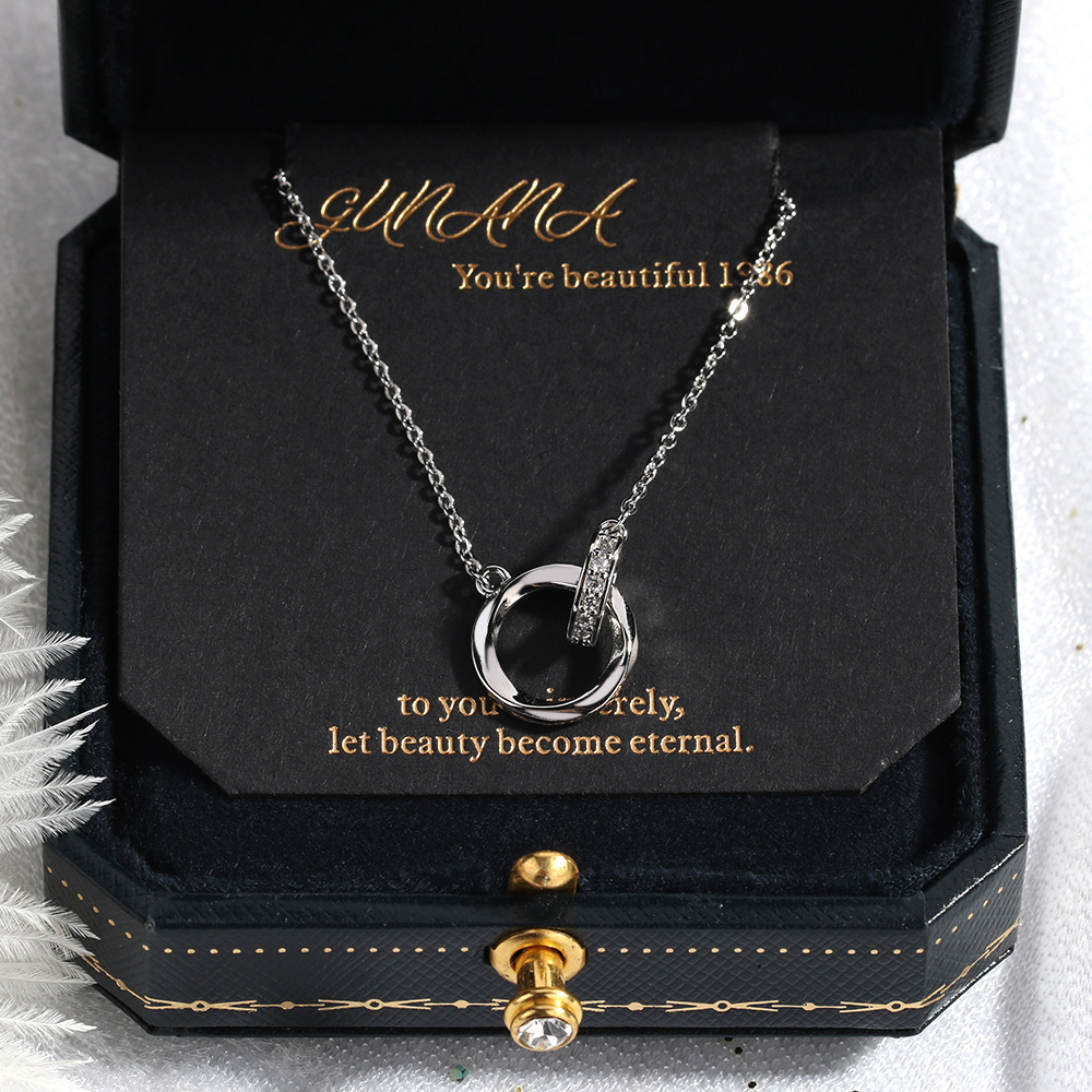 莫比乌斯环爱心项链女新款心形环环相扣锁骨链轻奢小众设计高级感