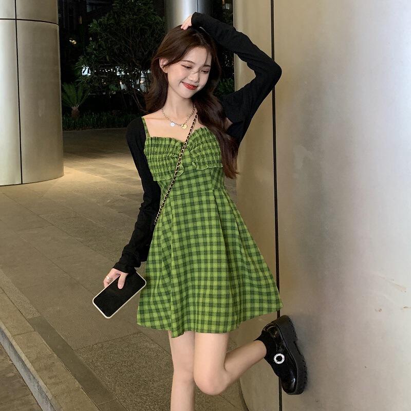 甜辣风别致绿色格子吊带连衣裙女夏季2022新款收腰显瘦a字裙ins潮