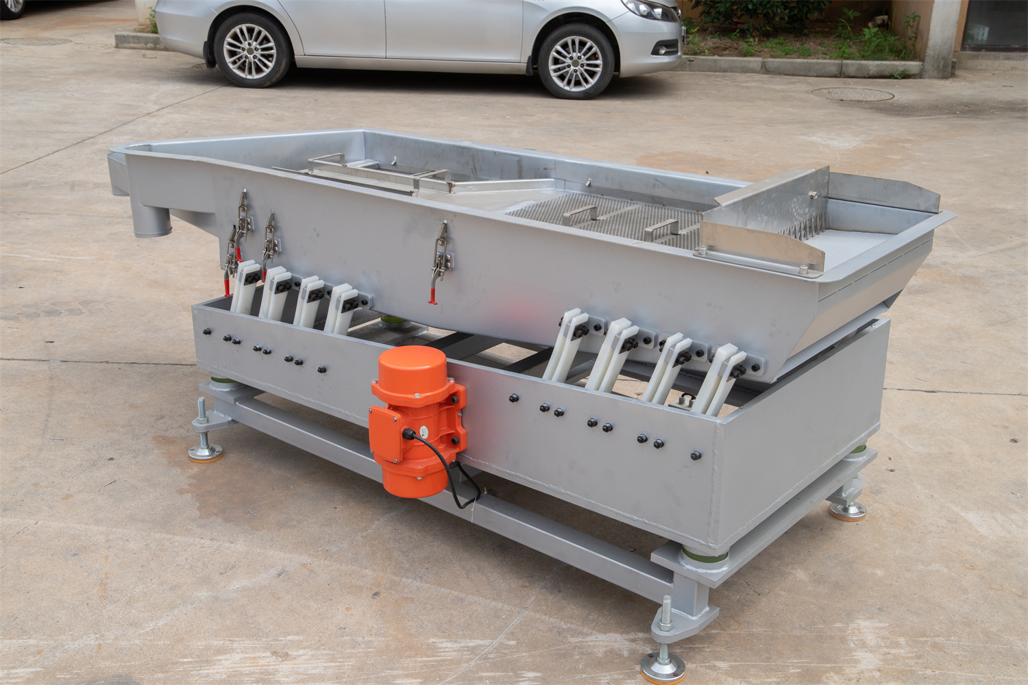 小型砂石分离机全自动移动式重型筛木屑筛分机南京厂家直线振动筛