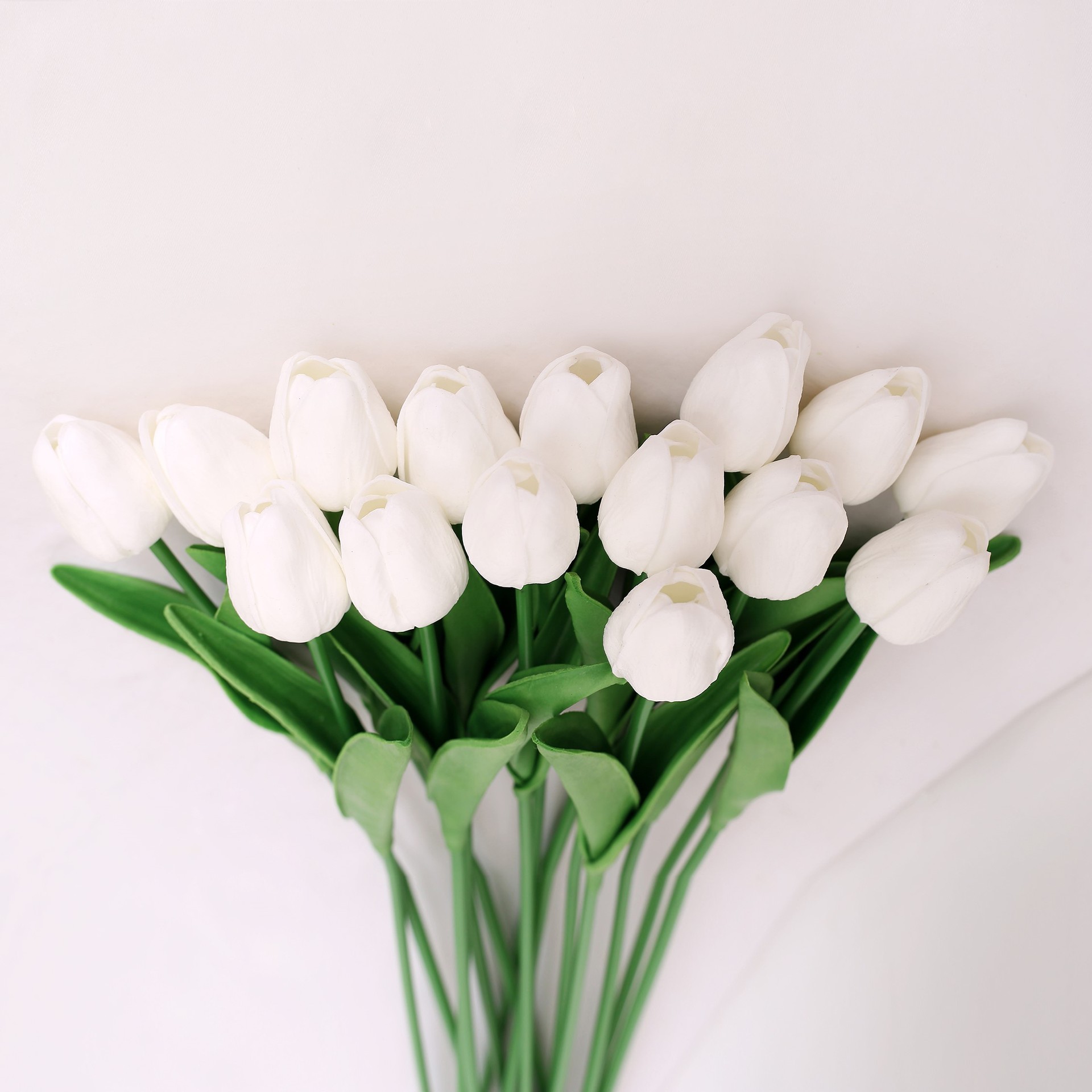 Factory in Stock Simulation Tulip Artificial Flower Living Room Bedroom Decoration Flower Decoration Wholesale Simulation Tulip
