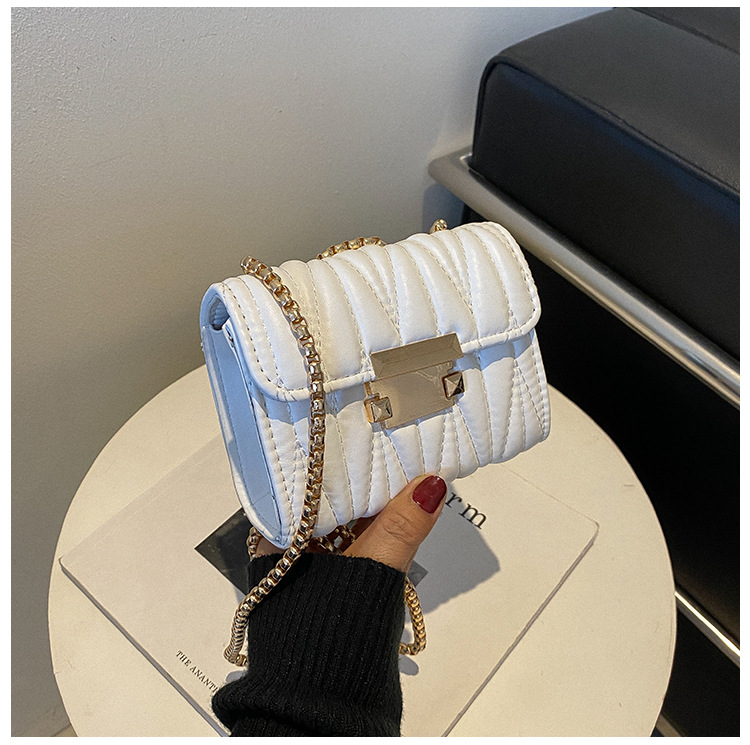 This Year's Popular Small Bag Women's Bag 2022 Autumn and Winter New Leisure Chain Embroidery Thread Shoulder Messenger Bag Small Square Bag for Women