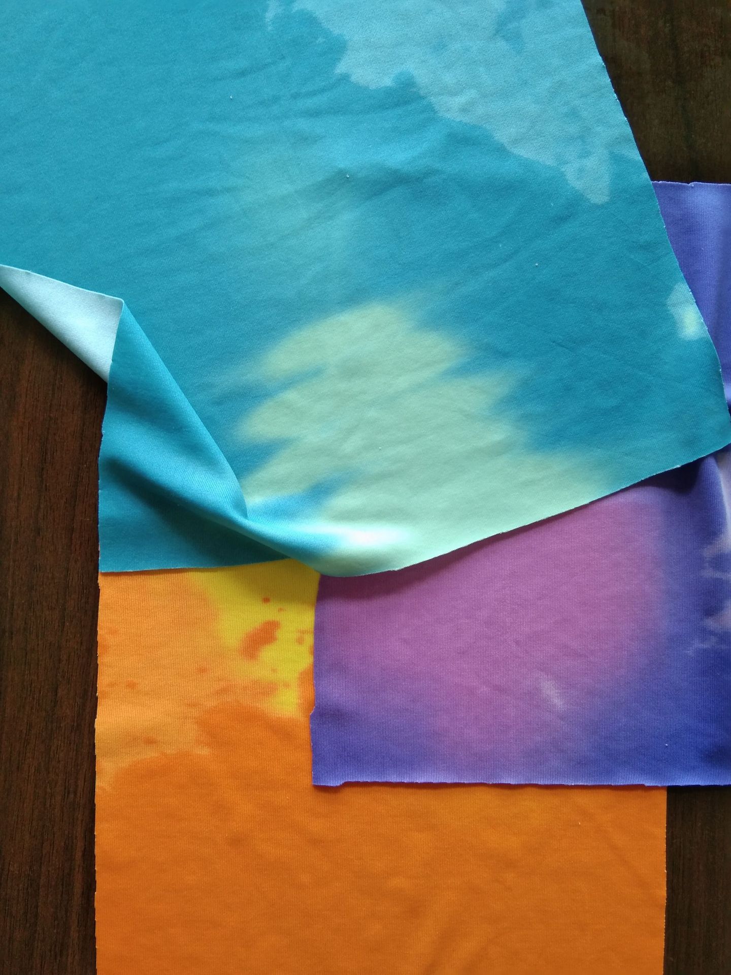 感温变色瑜伽服渐变色面料欧美跨境爆款热销t恤弹力遇水变色面料