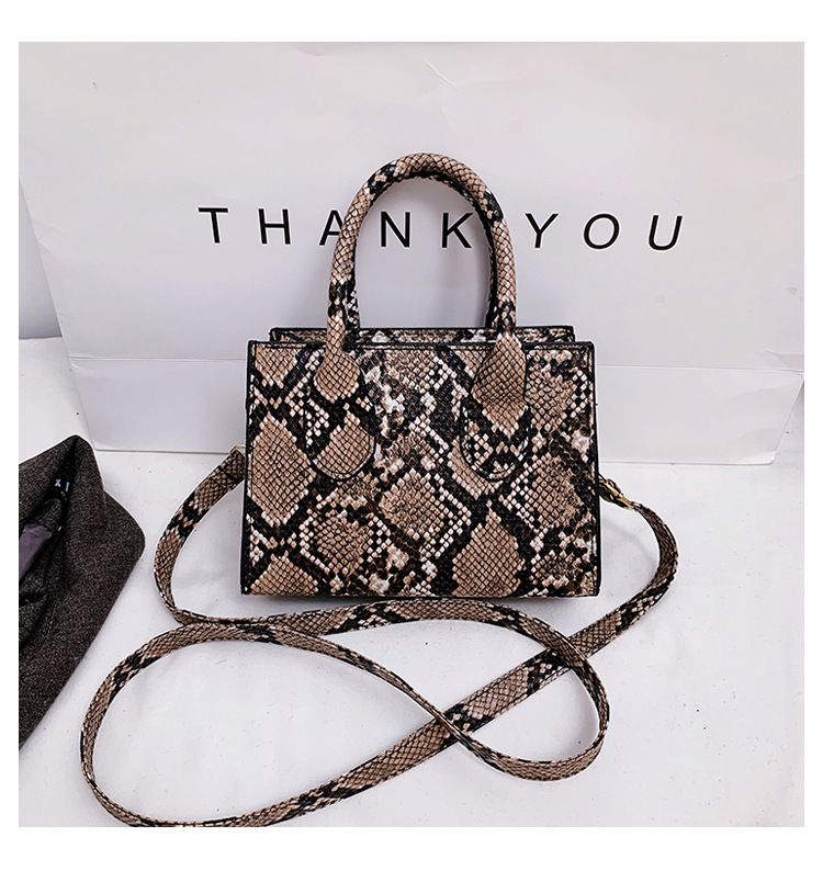 新款蛇皮纹手提包包 个性潮流斜跨单肩包 女士小挎包现货