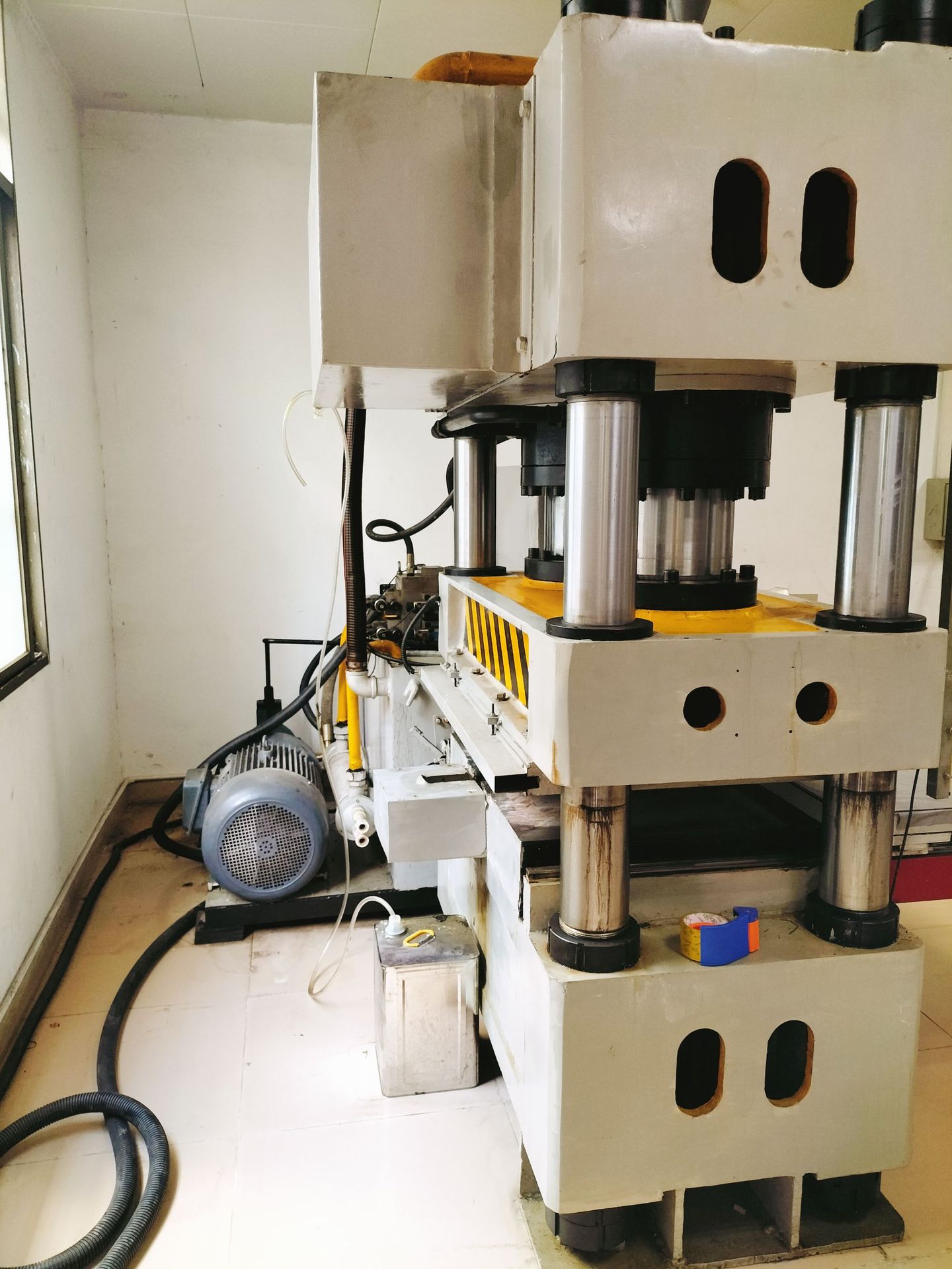 厂家直销二手拼图液压机 快速玩具拼图冲压成型油压机300吨