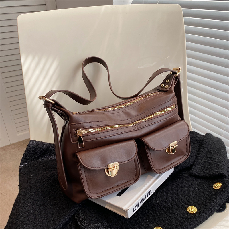 Cross-Border Women's Bag 2022 New Textured Leather Pattern Motorcycle Bag European and American Retro Shoulder Bag Large Capacity Casual Handbag