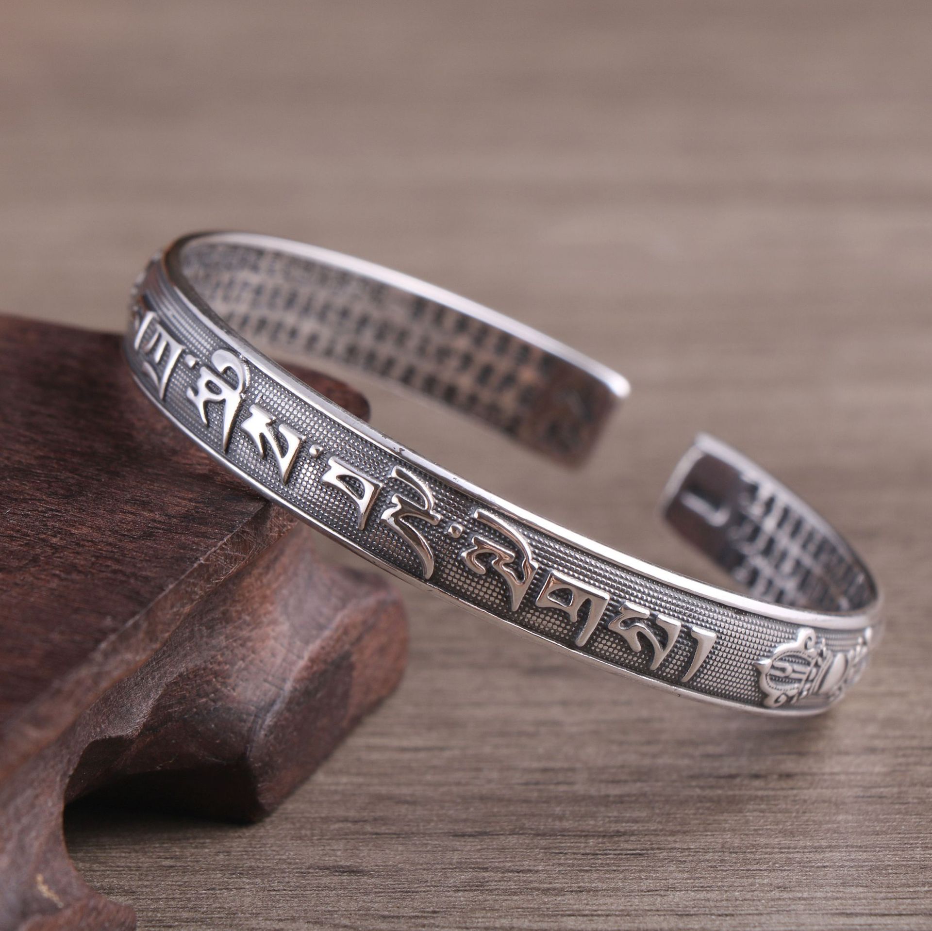 足999六字真言手镯 复古做旧藏文金刚杵大明咒经文女士纯手环