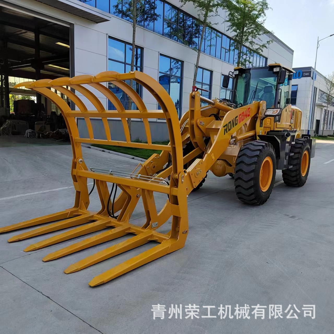 多功能抓木机厂家供应养殖场专用加长臂抓草机农场专用装载机