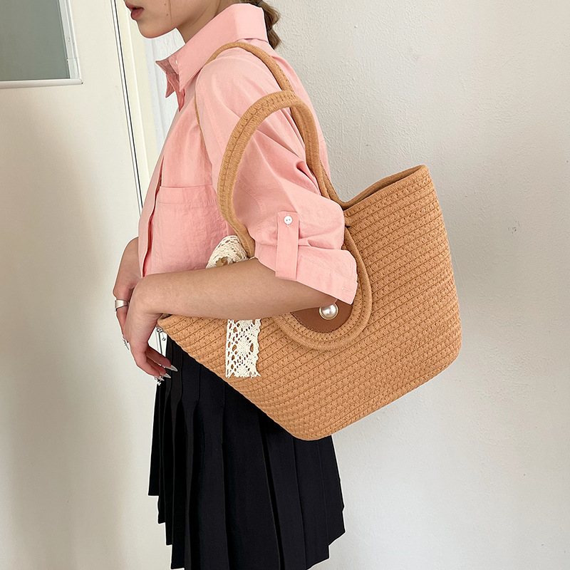 Large Capacity Bag for Women Summer 2023 New Niche Woven Shoulder Vegetable Basket Bag Texture Straw Woven Beach Tote Bag