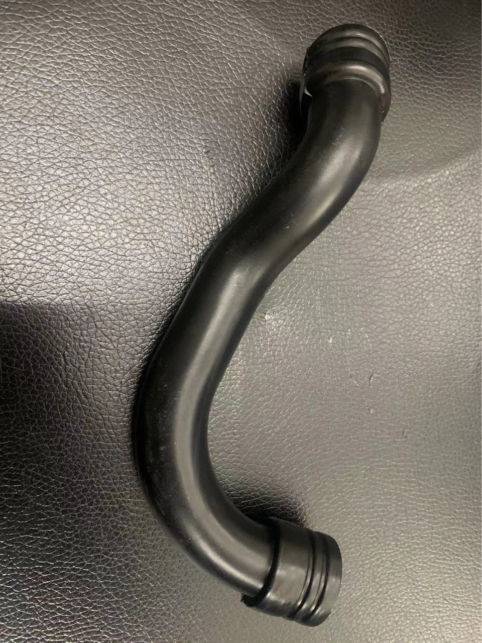 适用奔驰废气管c180 c200 c260 e260 e200进气管a2710901929