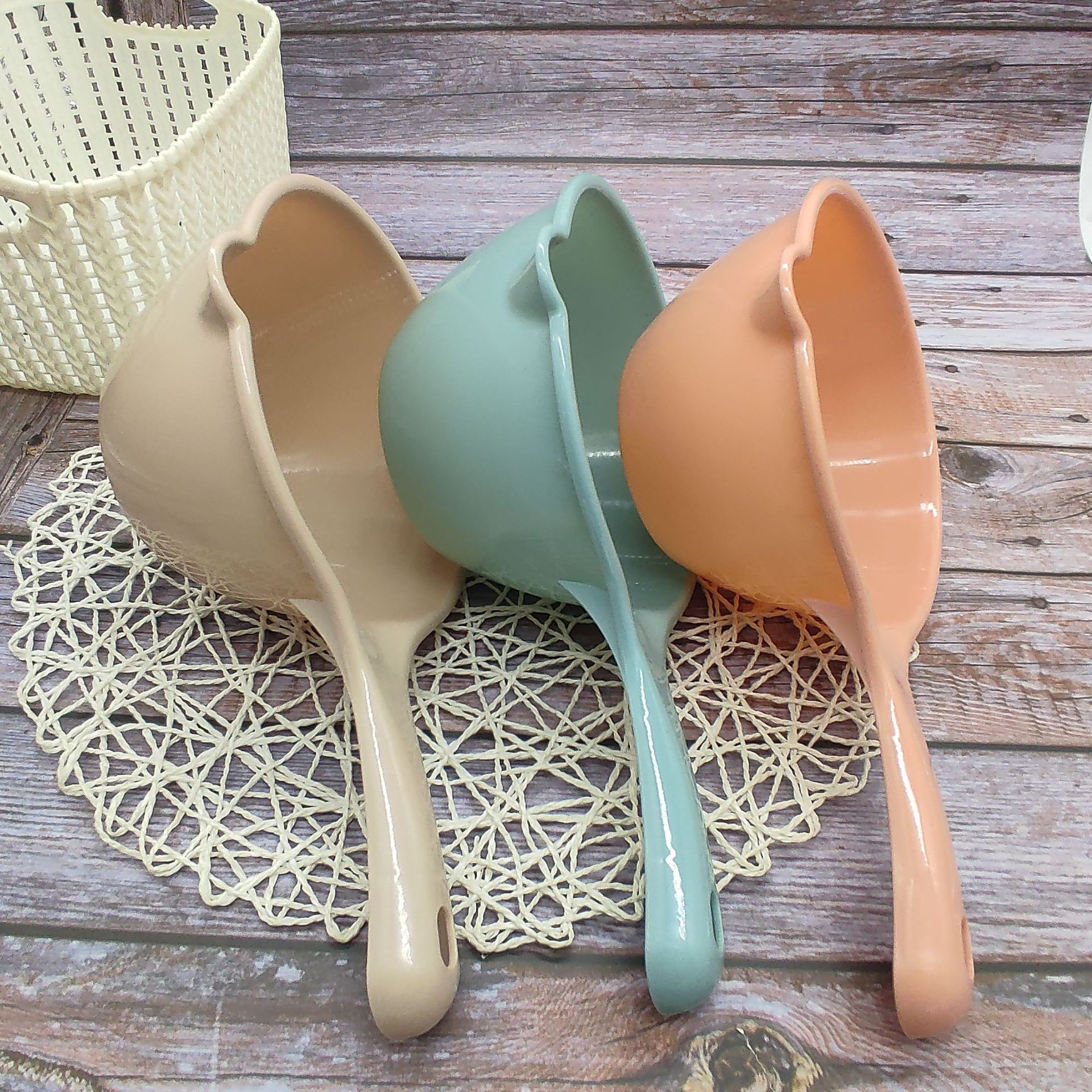 家用厨房水瓢加厚塑料水舀子家用长柄水壳汤勺加厚儿童洗头水勺子