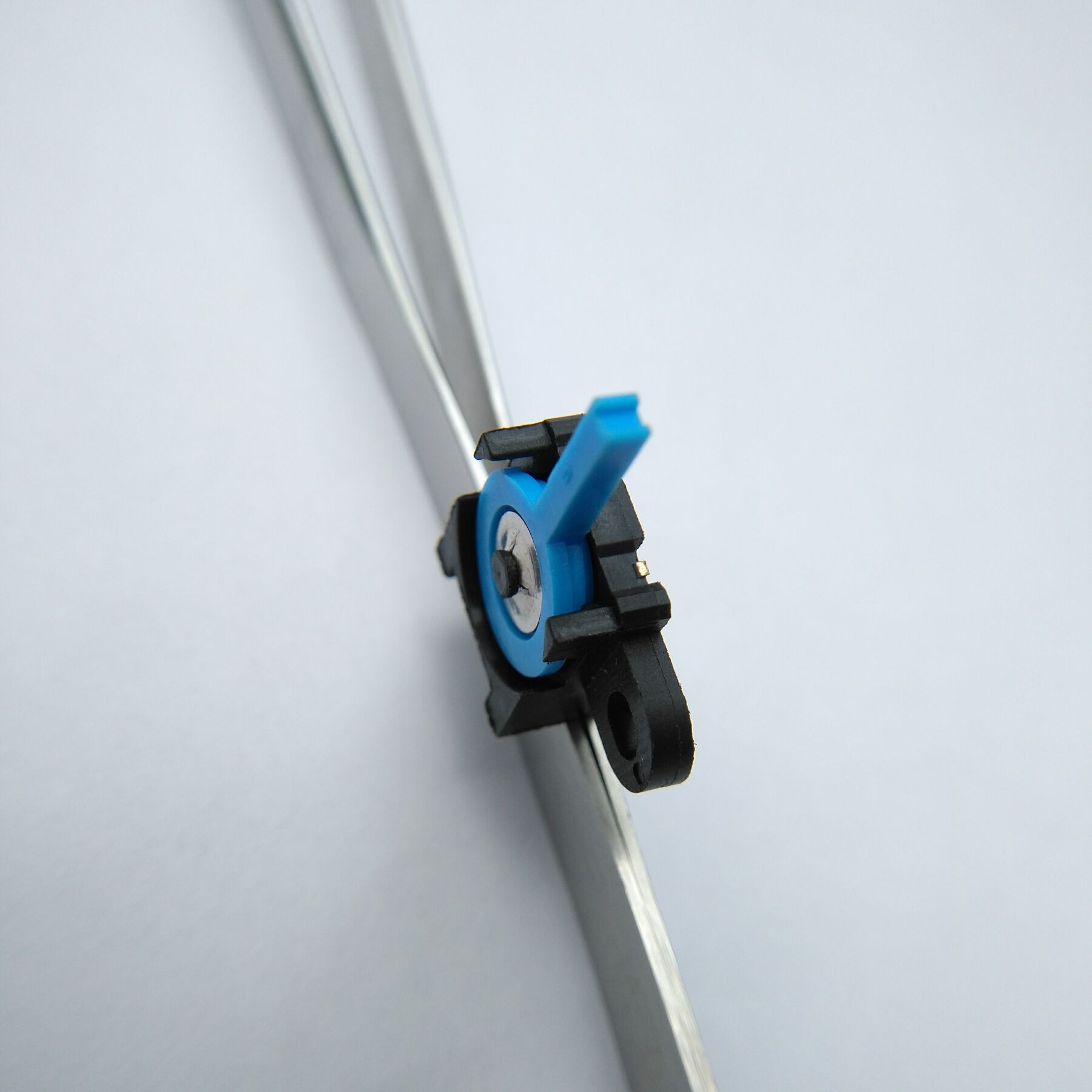 机芯微动叶片检测开关摆动开关9字复位开关3孔脚带耳朵蓝黑色