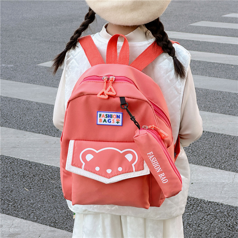 幼儿园书包2024新款女童可爱外出旅游包包小学生男童休闲双肩背包