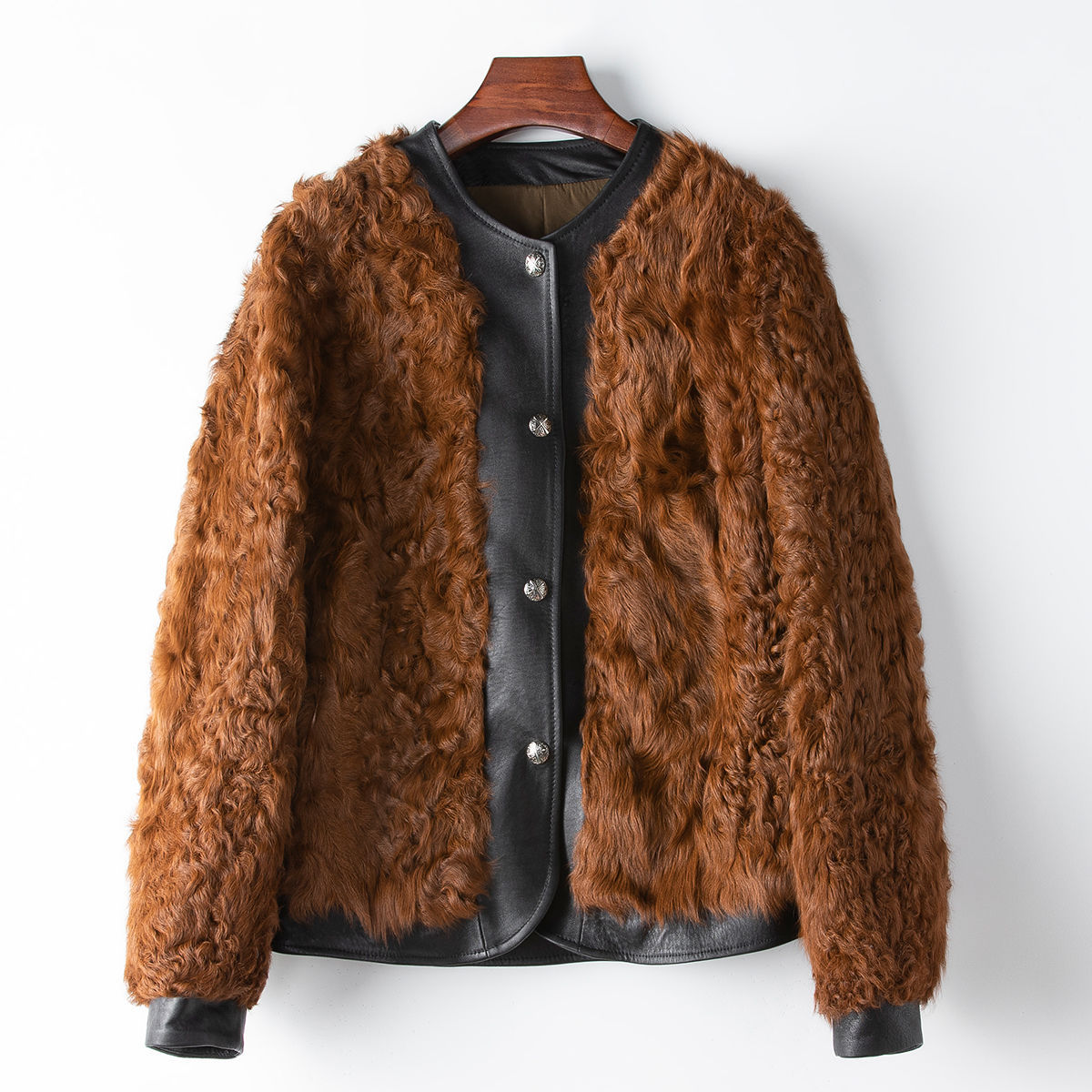 少量服饰2024年春季新款绵羊皮拼接羊羔毛女式时尚圆领真皮草外套