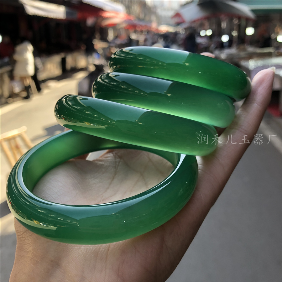 厂家批发高冰种帝王绿玉髓手镯满绿玛瑙玉镯翠绿玛瑙玉髓玉镯子