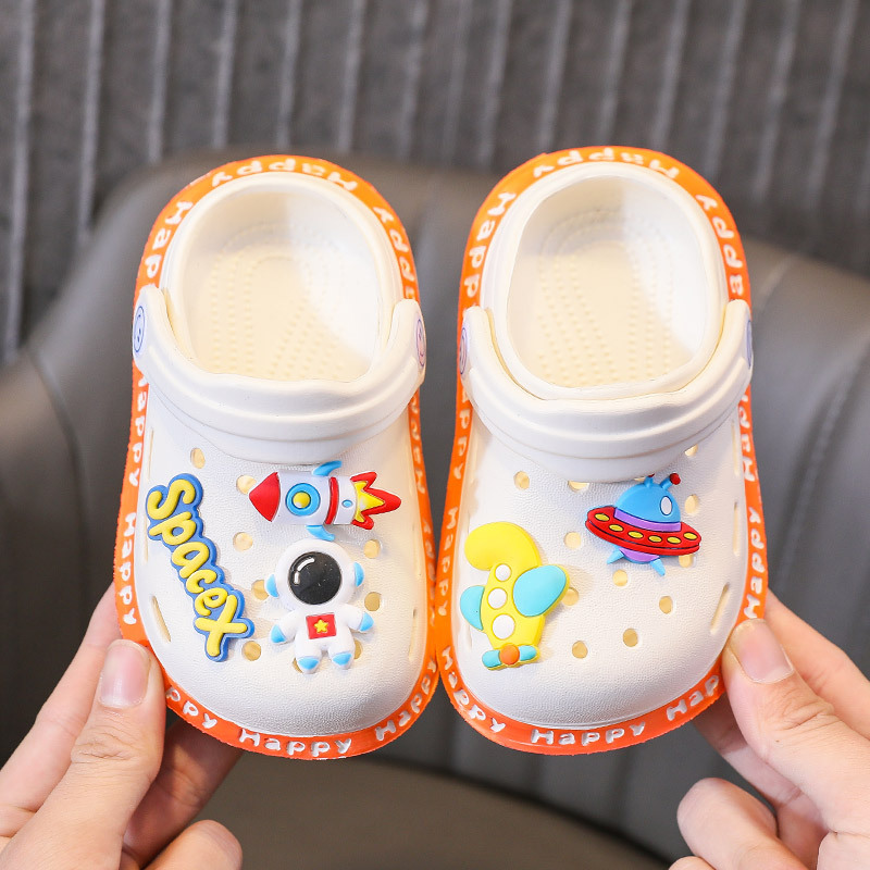 Children's Shoes with Shit Feeling Children's Hole Shoes Summer Non-Slip Outdoor Wear Boy Slippers Wholesale Beach Shoes Girls' Sandals for Men