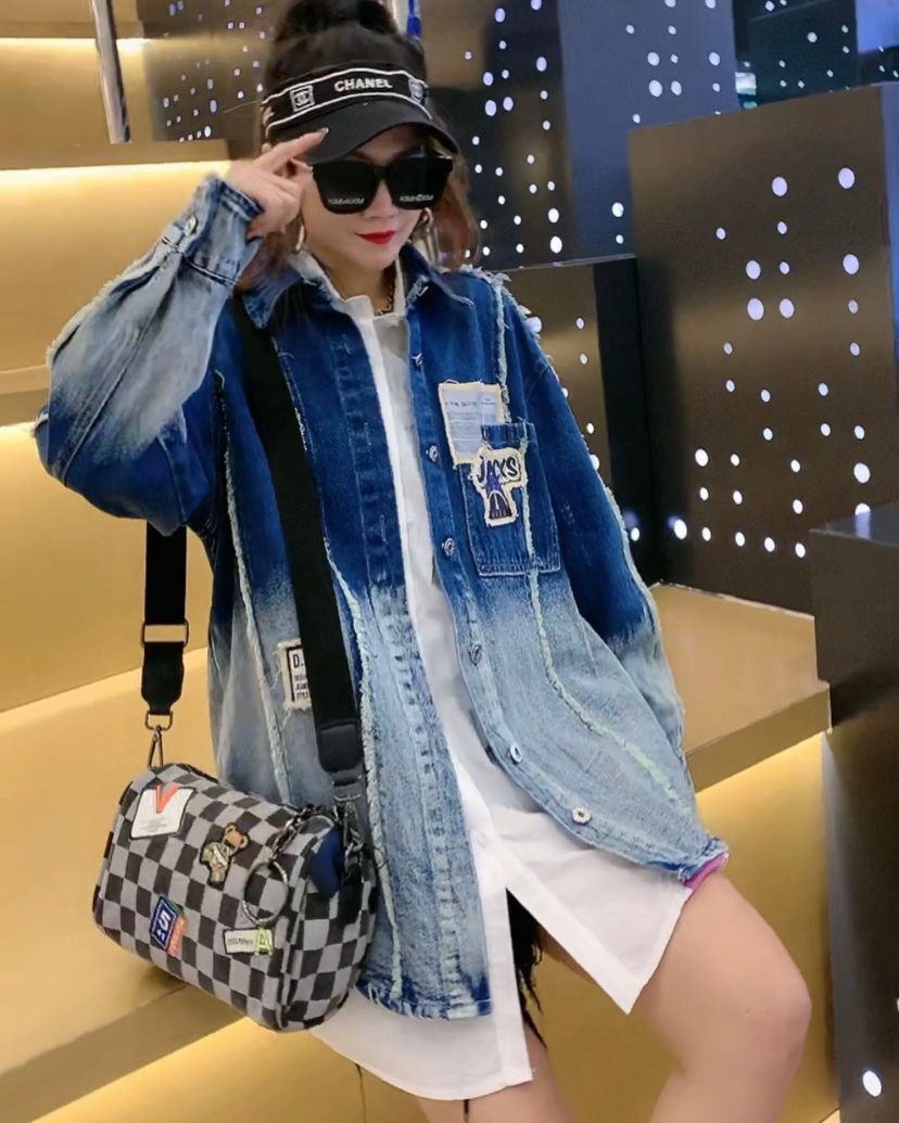 潮范街头风长袖牛仔衬衫女春装新款时尚宽松翻领中长款单排扣外套