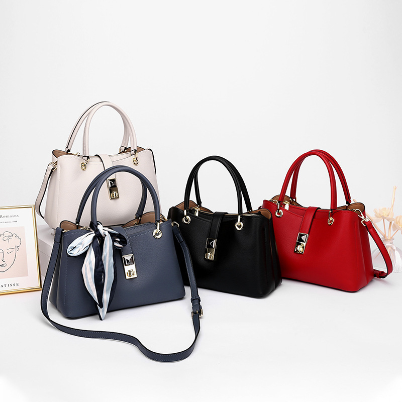 香港正品包包妈妈款2024新款时尚中年妈妈包大容量单肩斜挎手提包