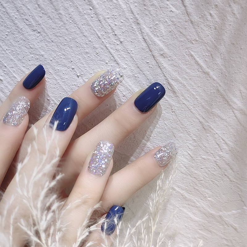 b314雾蓝繁星中长日常穿戴美甲成品雾霾蓝碎闪亮片手工光疗假指甲