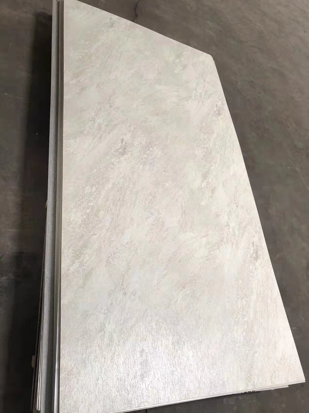 厂家直供防刮耐磨阻燃石塑压岩板浮雕免漆板仿大理石墙面板