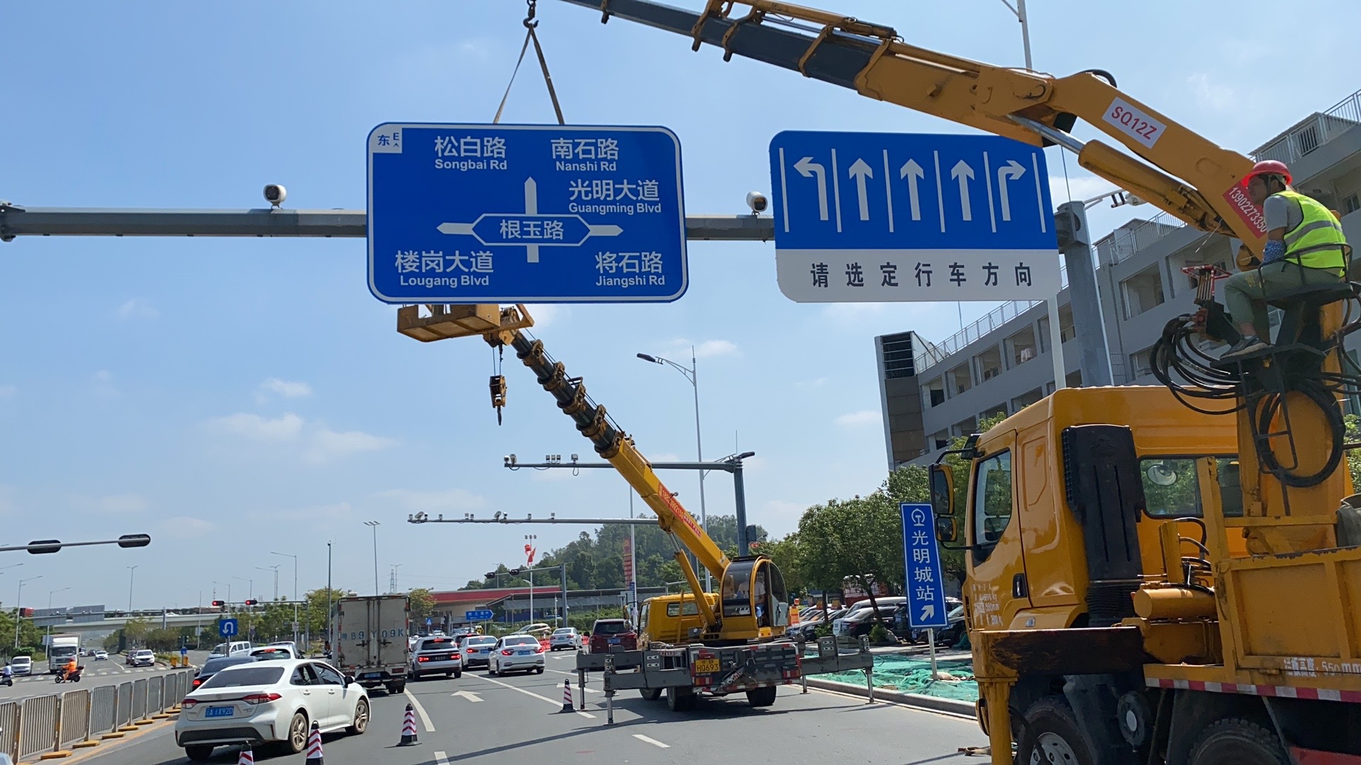 高速路口桥梁固定式大型路跨龙门架限高杆交通标志牌监控杆厂家