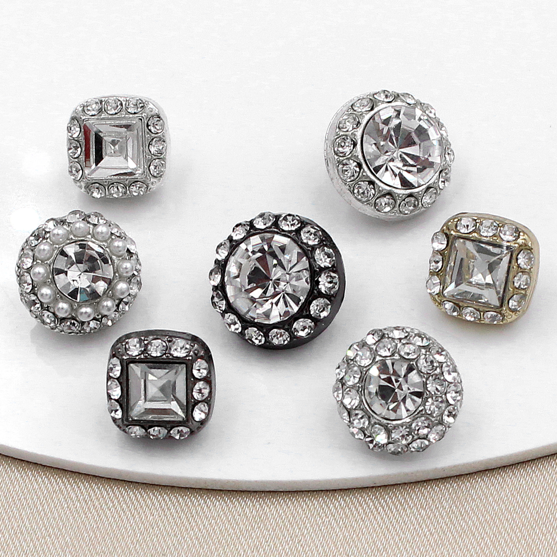 小香风简约热款圆形正方形带钻水晶玻璃纽扣大衣裤子服装饰品配件