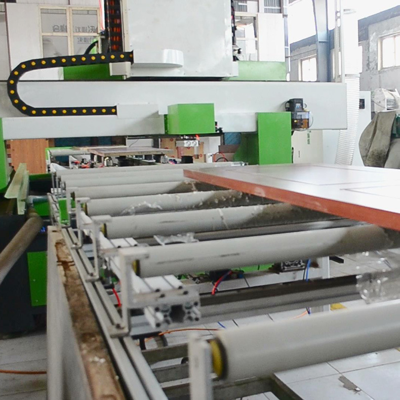 套装门数控加工设备 速霸木门生产线设备 全自动木门加工生产线