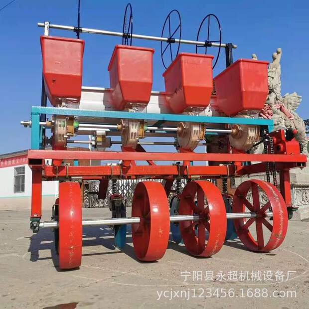 四轮车带桨腿圆盘谷子高粱精播机免耕施肥播种机苜蓿草菜籽播种机