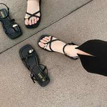 罗马凉鞋女2024年新款夏季低粗跟配裙子平底一字带套趾法式沙滩鞋