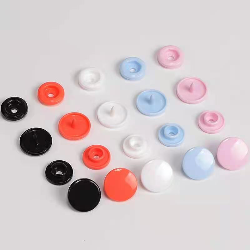 厂里现货黑白色树脂四合扣 文件夹服装字母按扣t3 t5 t8跨境专供