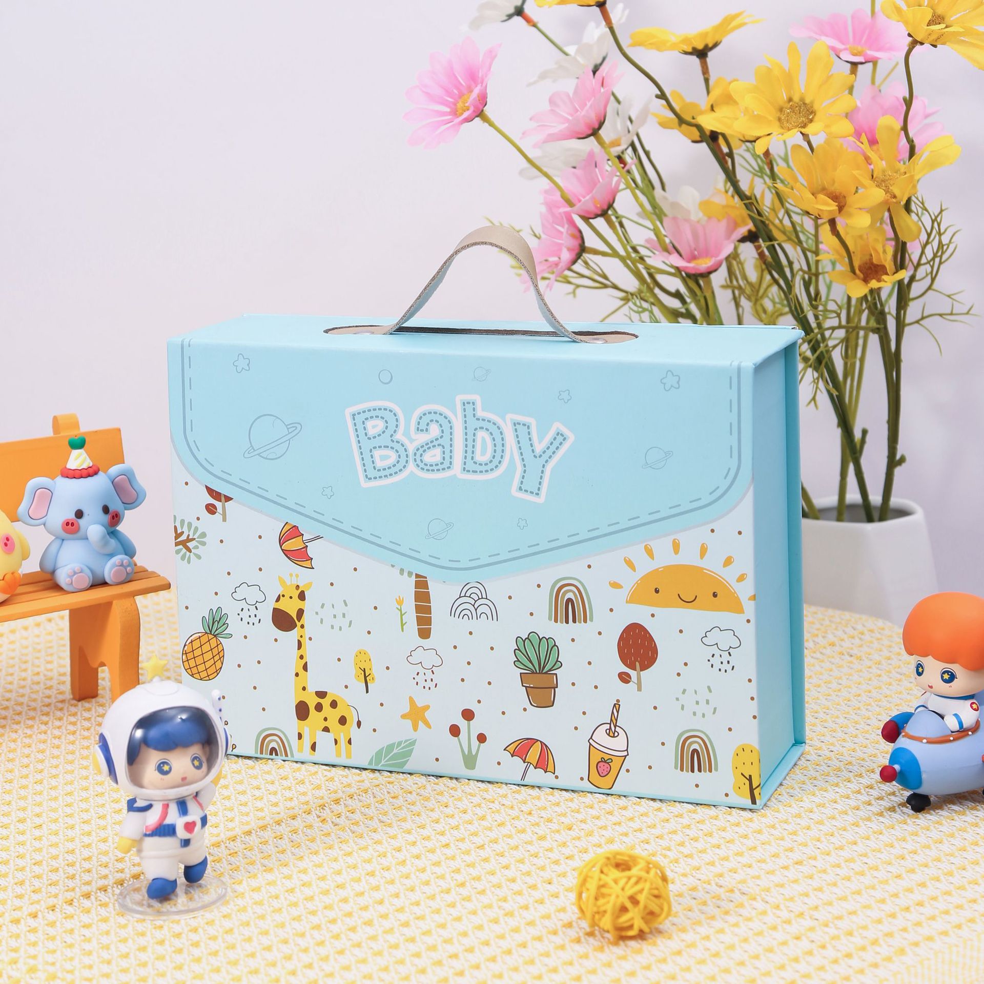可爱卡通新生儿六一儿童节礼盒星空开窗生日儿童礼物手提礼品盒