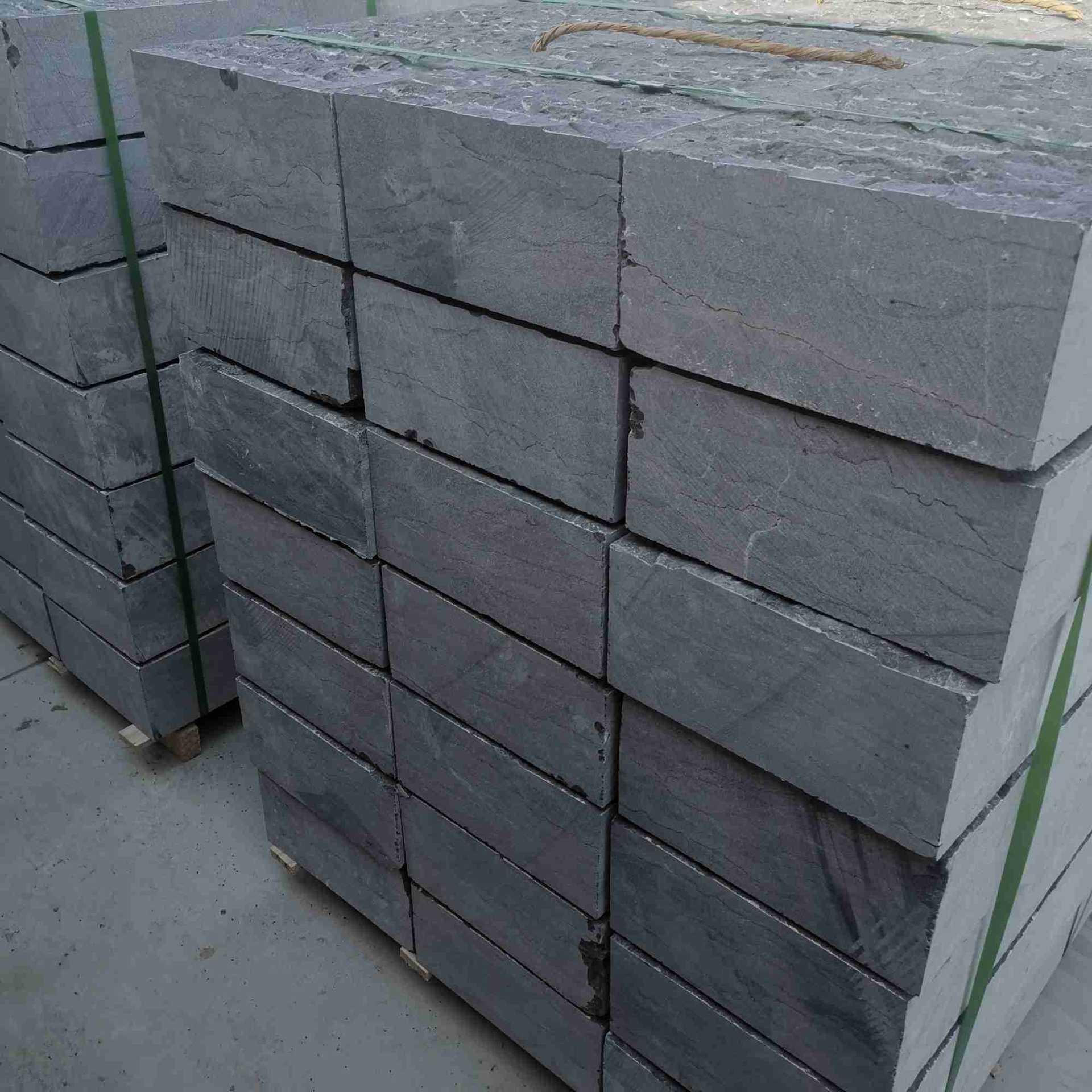 青石青白石 人工打凿防古面古建筑台明石 寺庙台阶剁斧石铺地板