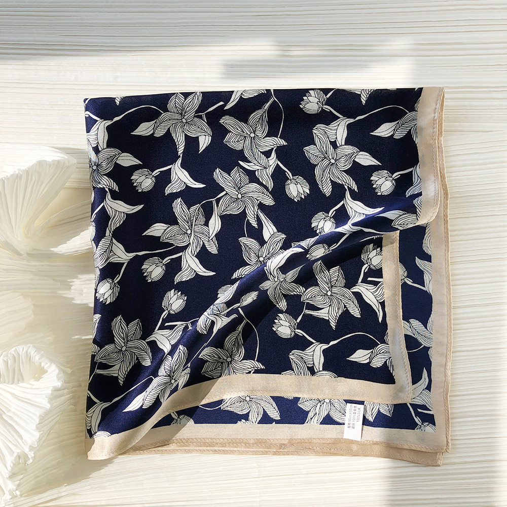 春季新款真丝小方巾丝巾花卉文艺复古桑蚕丝丝绸小方巾领巾围脖女