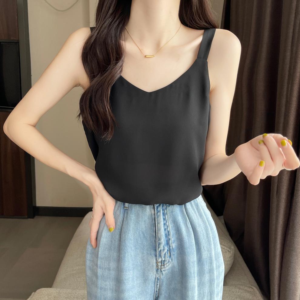 吊带背心女里面