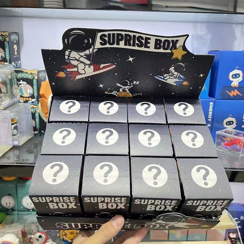 爆款立体抖音盲盒潮玩篮球公仔手办糖胶球鞋网红钥匙扣aj盲盒公仔