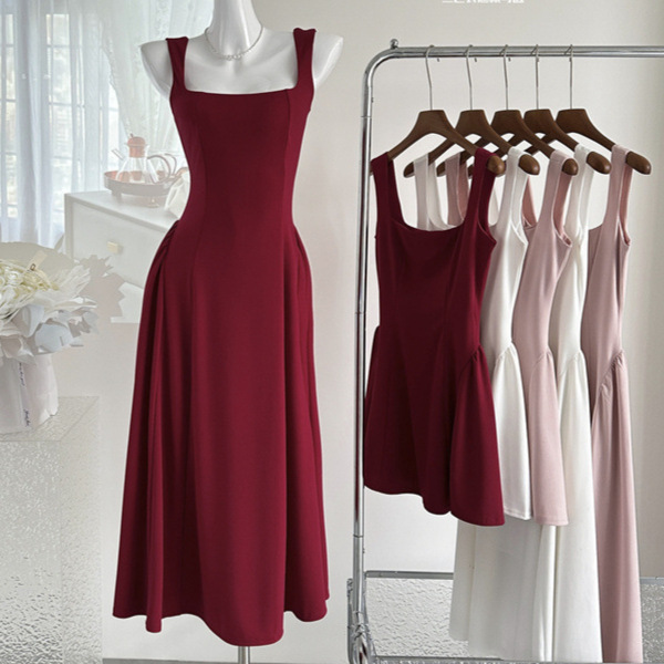 时刻 红色u领吊带千金感连衣裙女2024新款法式小众高ji感a摆裙 夏