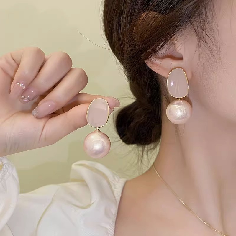 Large Pearl Earrings Women Earrings Vintage Earrings Earrings 925 High Sense Ear Studs Niche Earrings Ear Clip