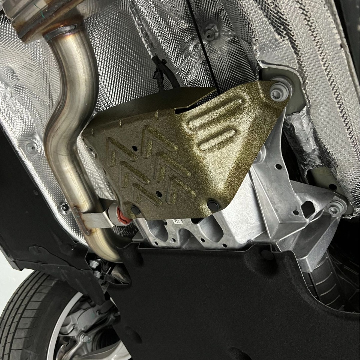 适用于奥迪a6lc8底盘护板新款a7l专汽车改装升级发动机线路下护板