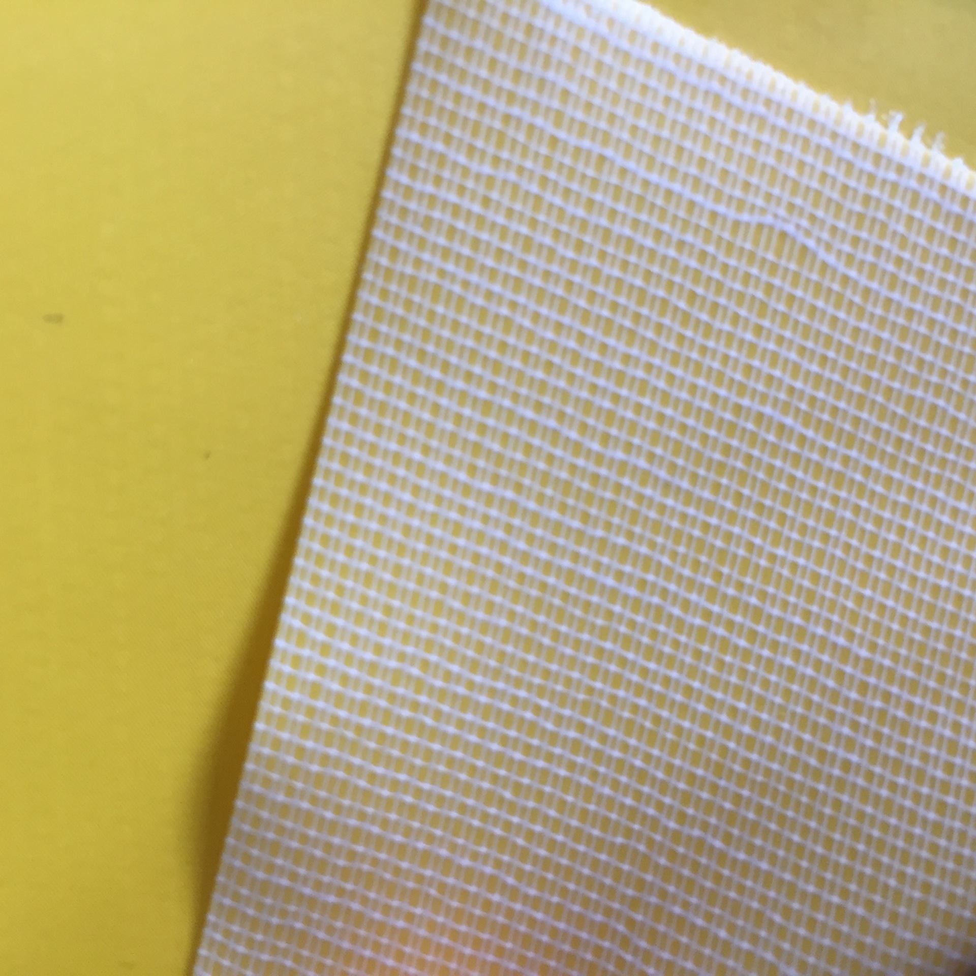 厂家供应优质pvc单面涂层布 涂贴布 pvc夹网布 单面贴箱包面料