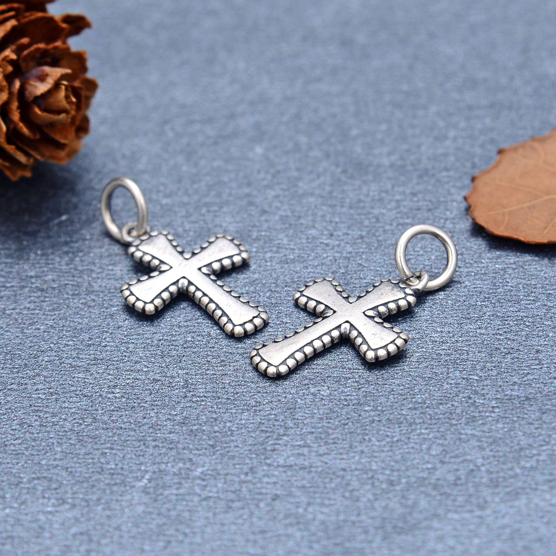 s925纯银十字架小吊坠 做旧素银diy手工手链项链配件配饰