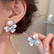 渐变水晶花朵珍珠耳钉2024年新款优雅时尚百搭气质耳饰高级感耳环