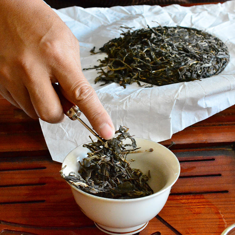 云南普洱茶生茶临沧茶忙肺茶叶古树茶200克饼口感好厚重货真价实