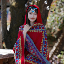 新疆西藏红色拍照披肩民族风连帽围巾披风云南旅游外搭新款斗篷女