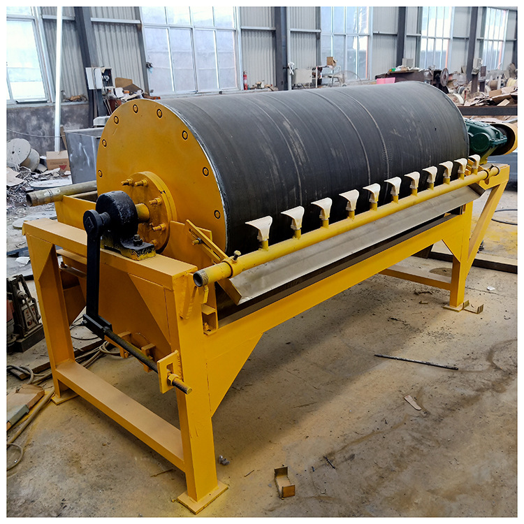 远力磁电赣州磁选机永磁筒式磁选机生产厂家稀土永磁辊式强磁选机